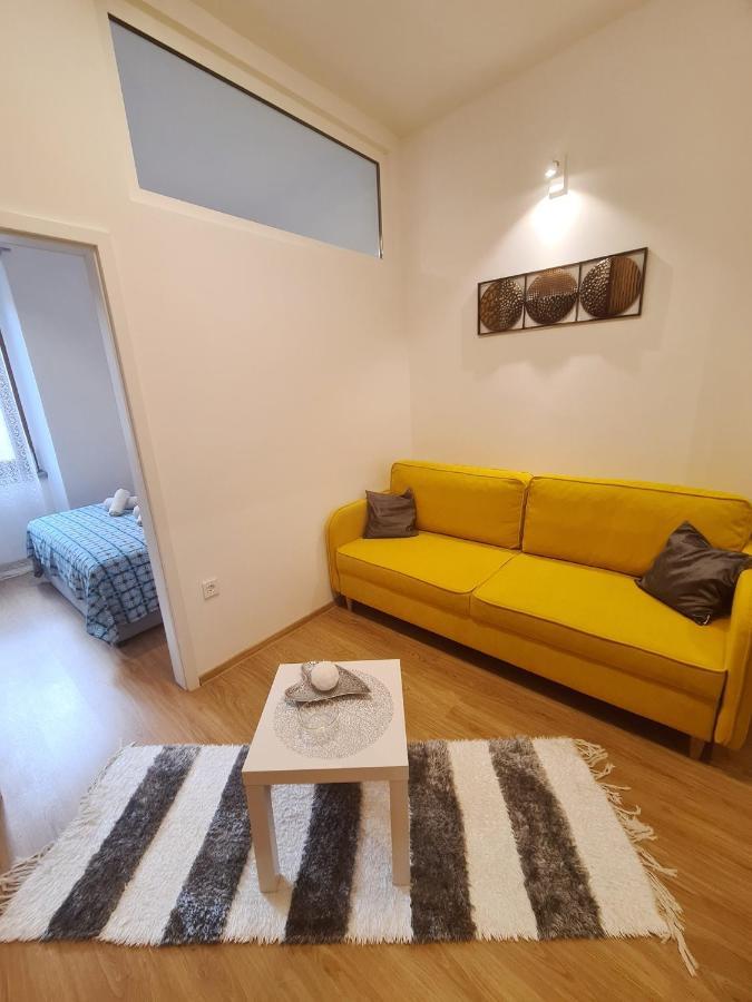 Caligula Center Apartment *